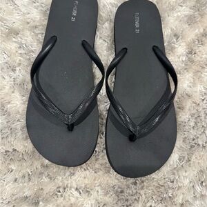 Forever 21 Classic Black Sandals